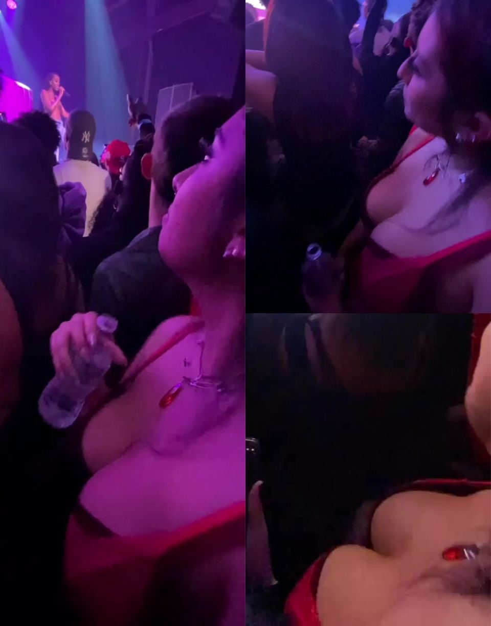 Cleavage during Concert