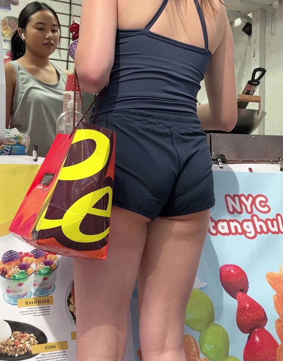Stunning Teen in Sexy Lulu Shorts