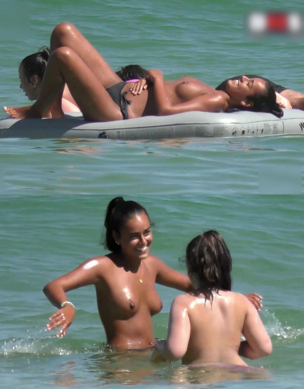 Group of Topless Girls Candidporn